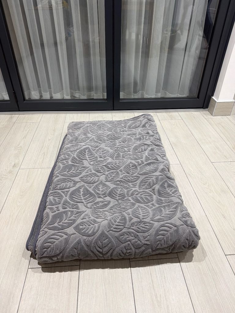 Grey Embossed Leaf Pattern Blanket – Good Condition