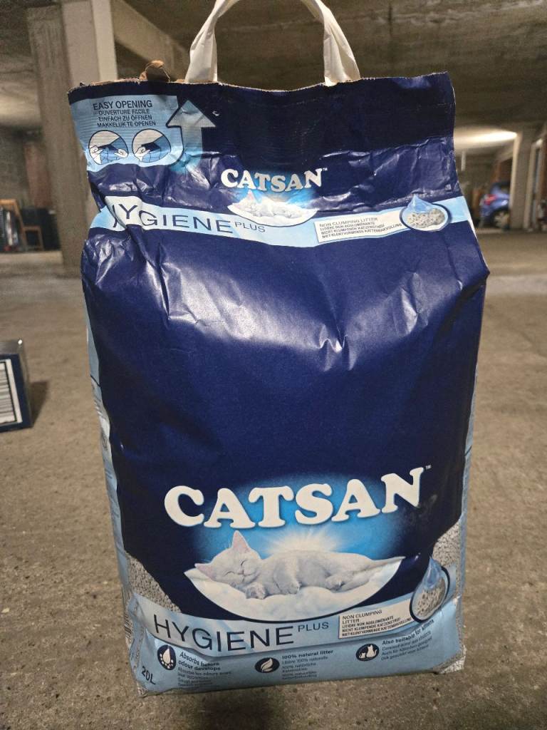 Catsan Cat Litter 20L 2 full bags and 1 75% full