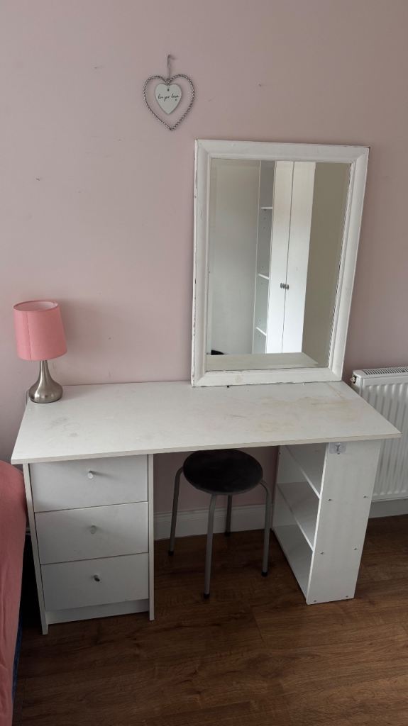Dressing table, mirror, lamp and chair for sale 