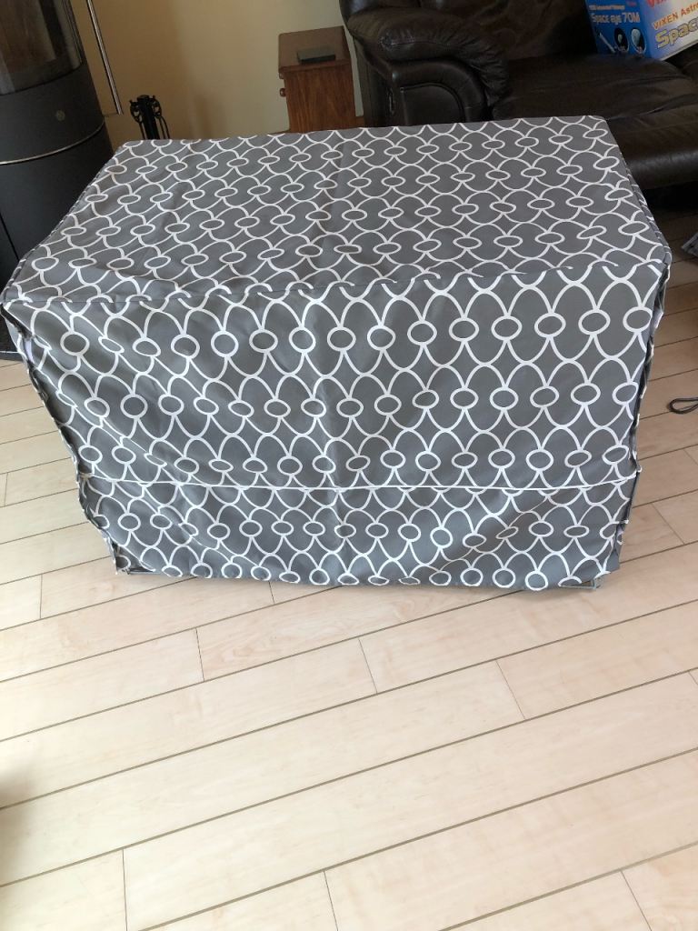 Pets at Home double door medium dog crate with cover & Bed