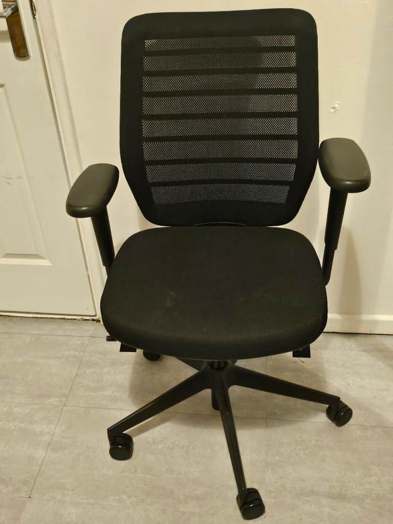 Havana Black Senator Fuse Adjustable Office Chair - Black with armrest - Collection from NE6 Byker