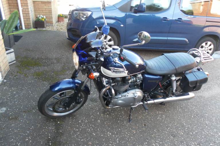 Triumph, BONNEVILLE, 2012, 865 (cc)SE