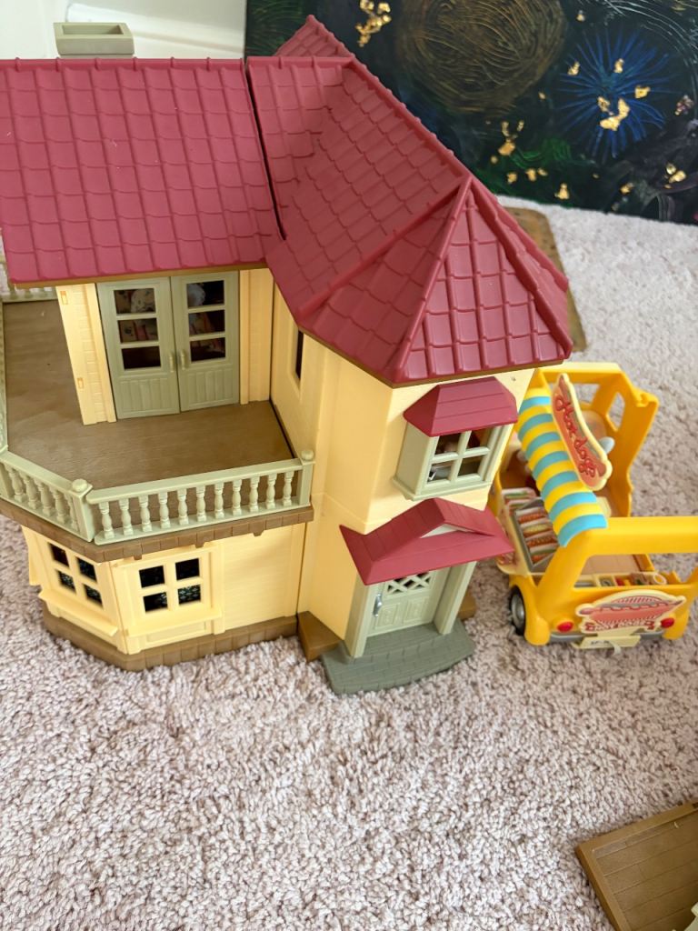 Sylvanian Families House and Ice Cream Van Set – Good Condition