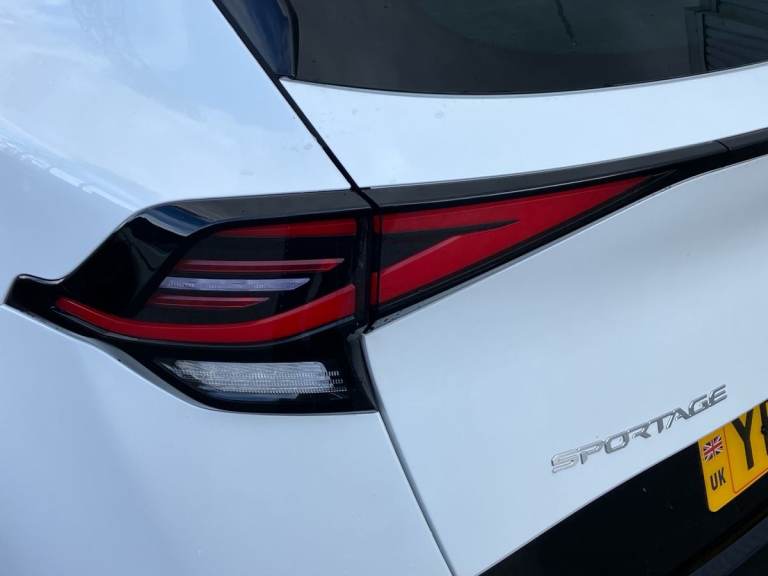 2025 Kia Sportage 1.6T GDi 207 HEV GT-Line 5dr Auto SUV PETROL/ELECTRIC Automatic