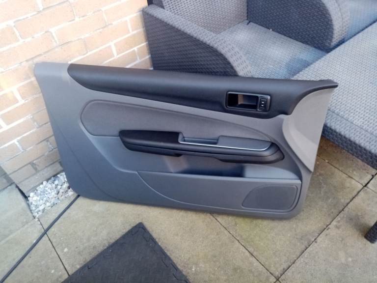 MK2 Ford Focus ST door card FRONT N/S RIGHT 3DR Facelift