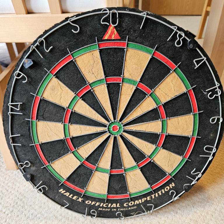 FREE Full Size Competition Fibre Dartboard