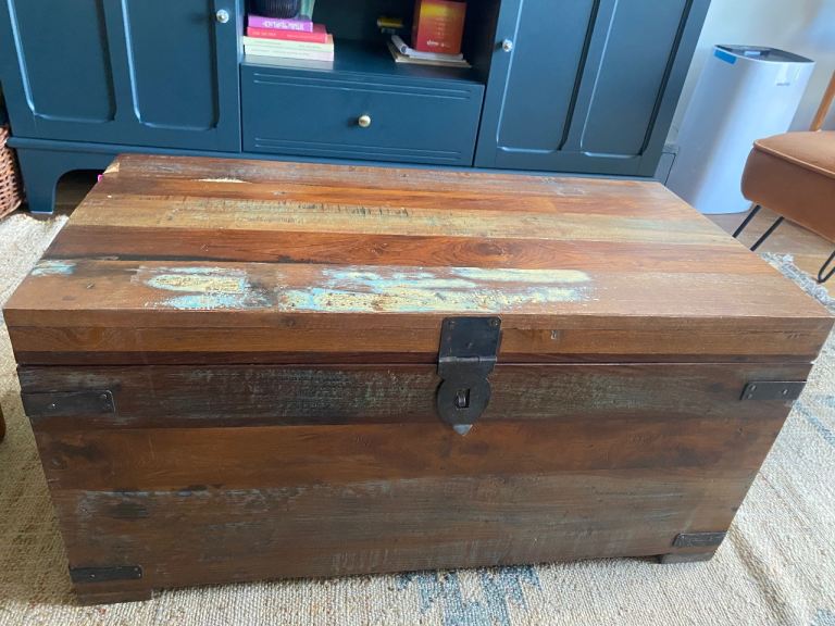 Rustic Reclaimed Wood Storage Chest/Trunk – Good Condition