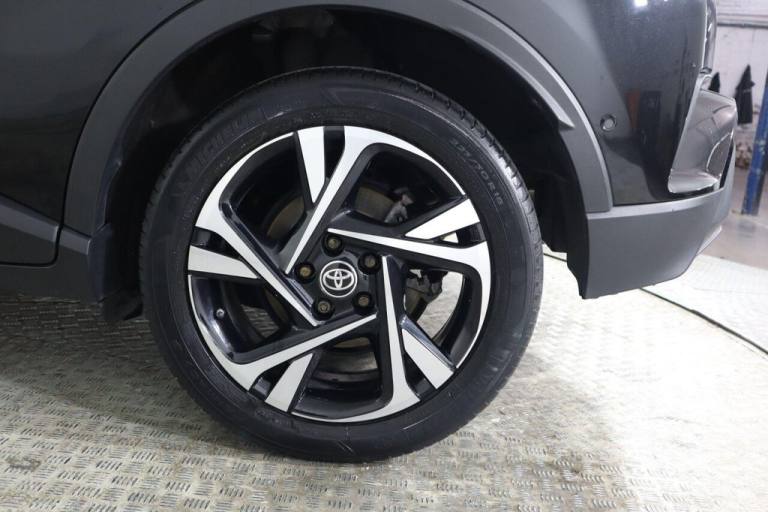 2022 Toyota C-HR 1.8 VVT-h Design CVT Euro 6 (s/s) 5dr HATCHBACK PETROL/ELECTRIC Automatic