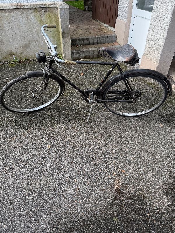 Vintage Original Raleigh Roadster Gents Bike – Enclosed Chainguard & Brooks B33 Saddle