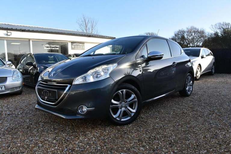 image for 2014 Peugeot 208 1.2 VTi Allure 3dr HATCHBACK PETROL Manual