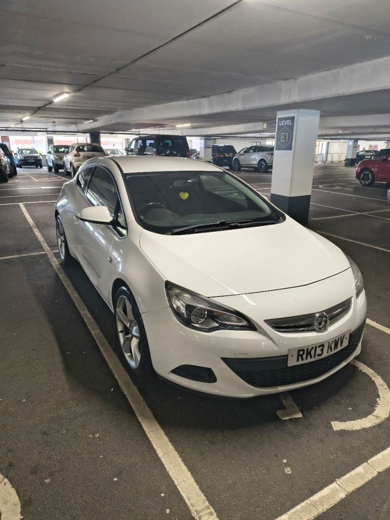 Vauxhall, ASTRA GTC, Hatchback, 2013, Manual, 1364 (cc), 3 doors