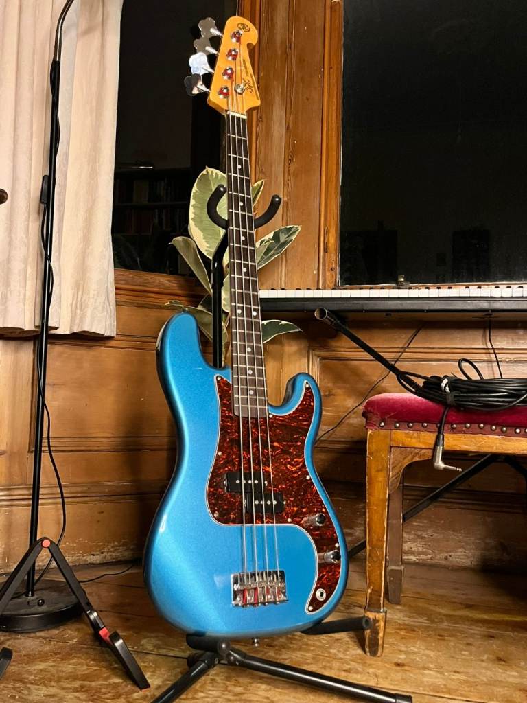 SX VTG Short-Scale P-Style Bass, Blue Glitter Finish, Tortoiseshell Pickguard