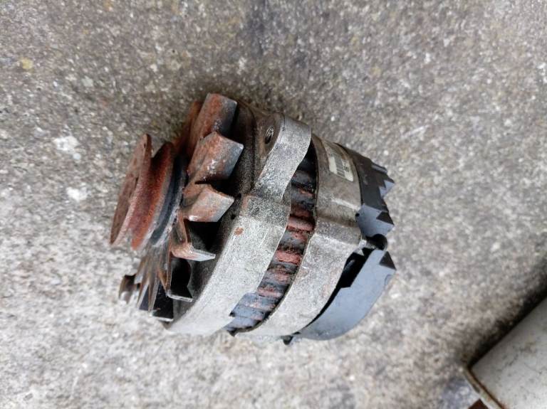 Renault Clio mk2 alternator. 