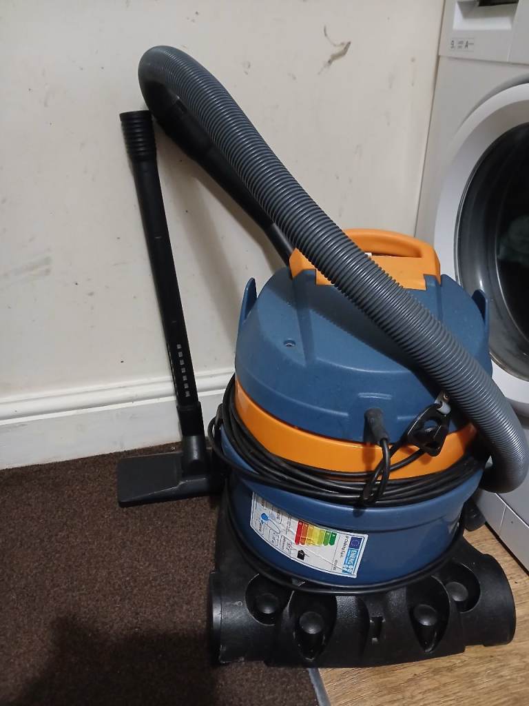 TASKI Vacumat 22 professional wet and dry vacuum cleaner. 