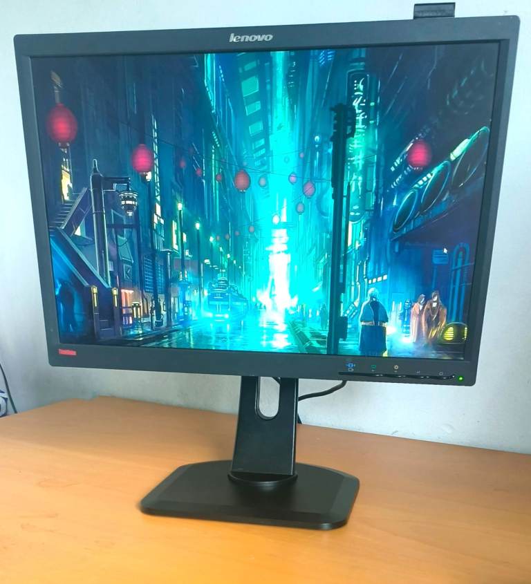 Lenovo ThinkVision 22" inch Monitor TFT TN LED Screen DP DisplayPort VGA DVI-D 5ms TFT LT2252pwA