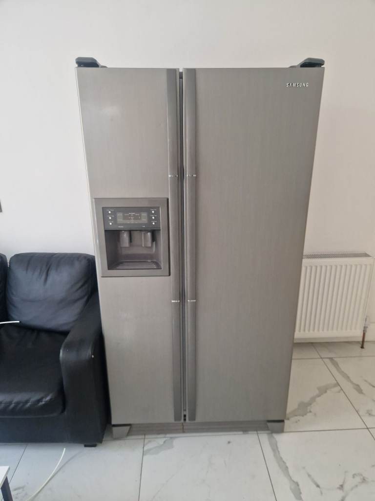 Samsung American Style Fridge Freezer – Silver, Good Condition