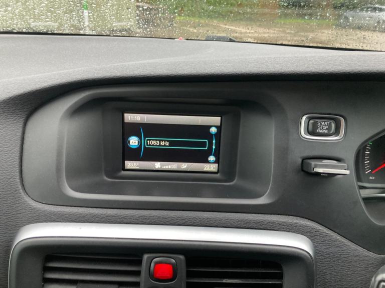 2015 Volvo V40 D2 [120] Cross Country Lux 5dr Geartronic HATCHBACK DIESEL Automatic