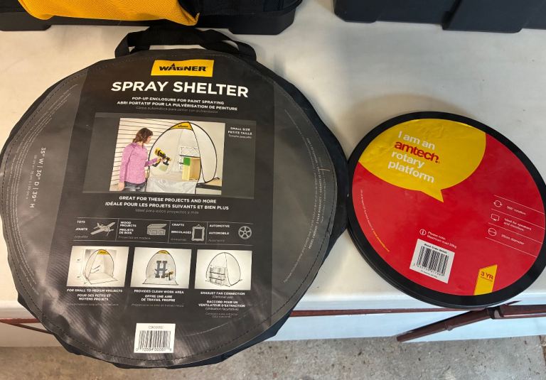 Spray paint tent/shelter and turntable 