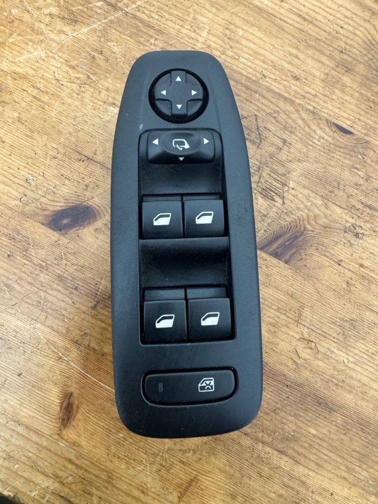 2017 Peugeot 2008/208 Front Right Driver Side Window Control Switch 96749624ZD