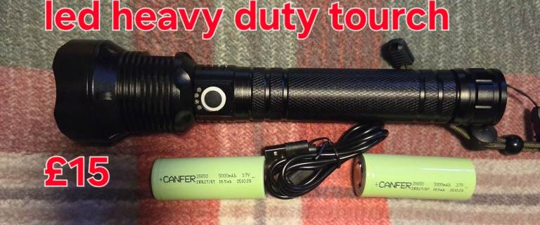 Led heavy duty tourch x2 rechargeable batteries 26650 x2 charger cable type c very good quality  