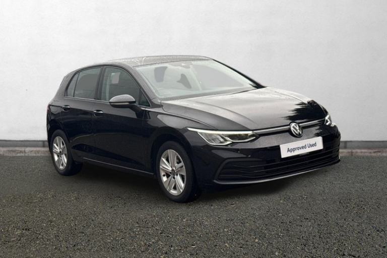 VOLKSWAGEN GOLF 1.5 TSI Life 5dr