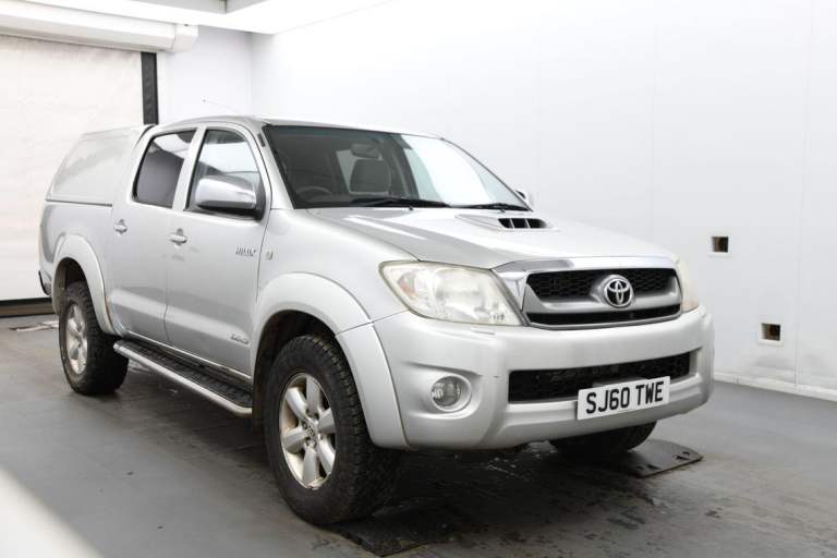 TOYOTA HI LUX INVINCIBLE 3LITRE CREWCAB PICK UP FULL MOT 