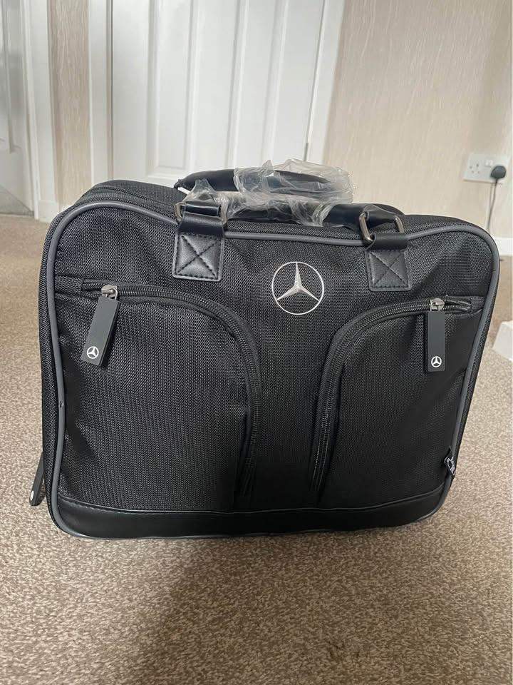 Mercedes car cleaner kit please see photos only used once 95% complete Fixed price
