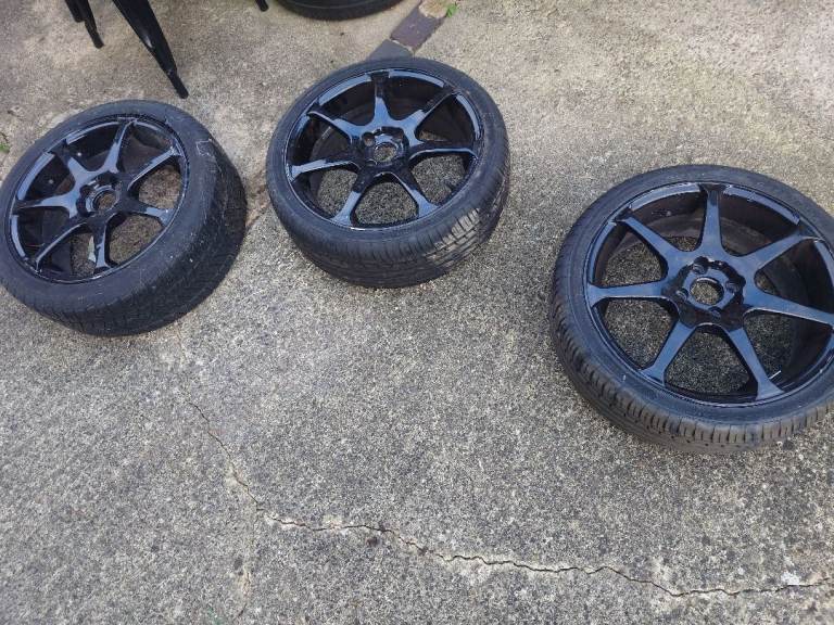 Alloy wheels 