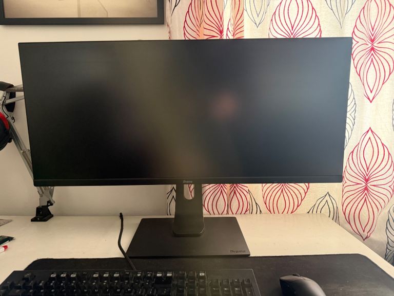 Screen won't turn on liyama G-MASTER 583461WQSU 34" 4k wide screen 144hz