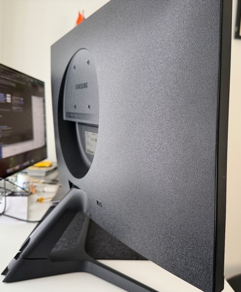 Samsung 4K monitor 28inch