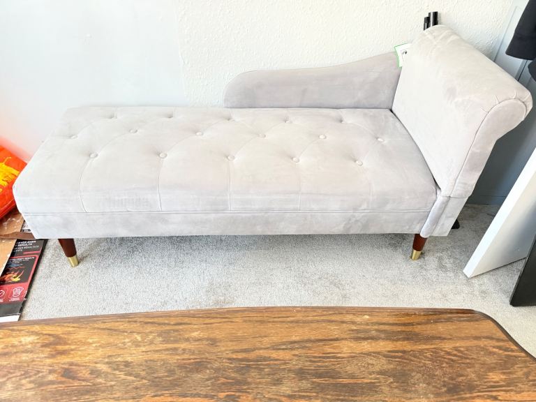 Stylish Grey Fabric Chaise Lounge –Excellent Condition
