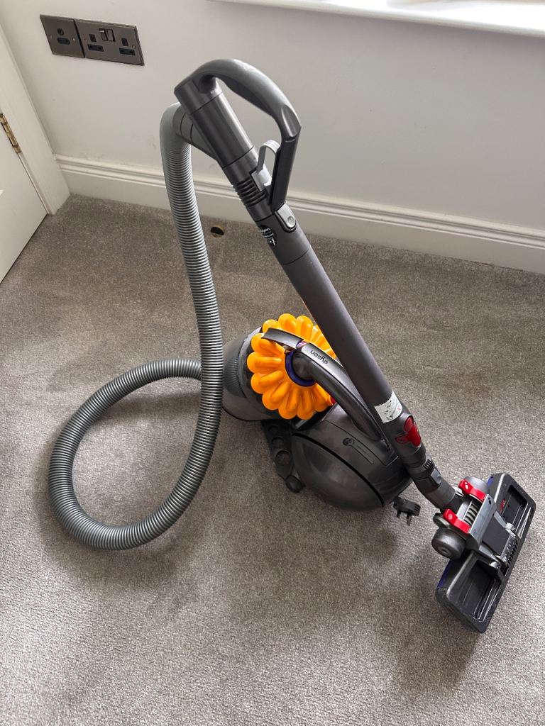 Dyson Cylinder Vacuum Cleaner HD3-UK-FEA0940A – Good Condition