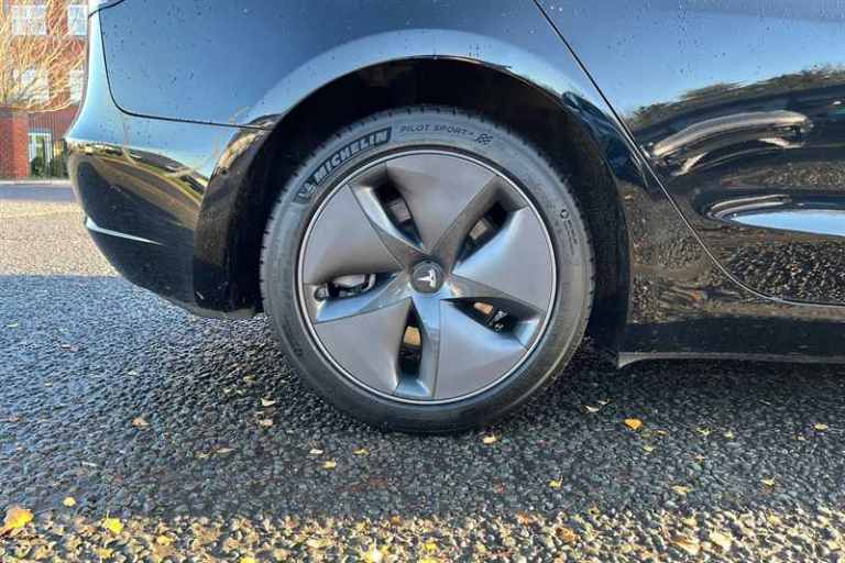 2022 Tesla Model 3 Standard Range Plus Saloon 4dr Electric Auto RWD (241 bhp) Saloon Electric Aut...