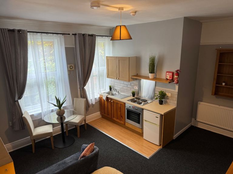 Studio apartment to let in S7 Nether Edge