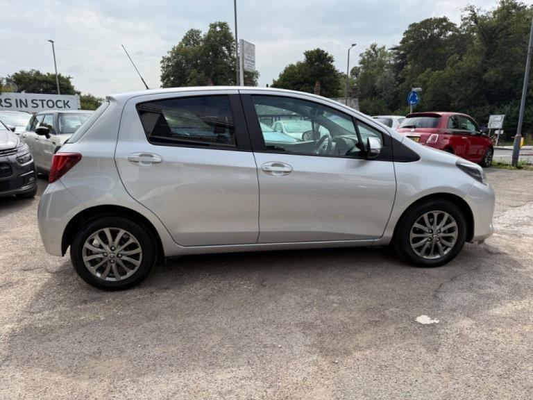  Toyota Yaris 1.33 VVT-i Icon 5dr - FTSH - AIR CON -ALLOYS - REAR CAMERA