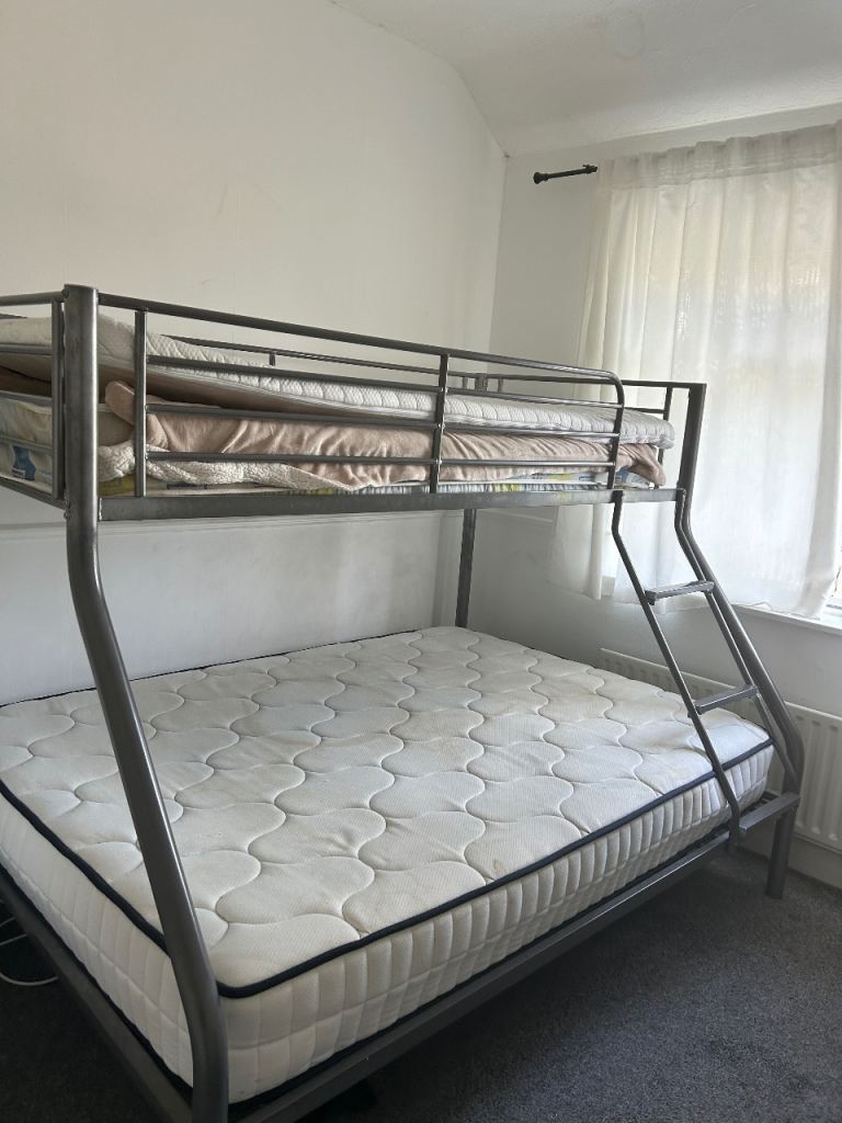Metal Bunk Bed with Double Bottom and Single Top – Good Condition