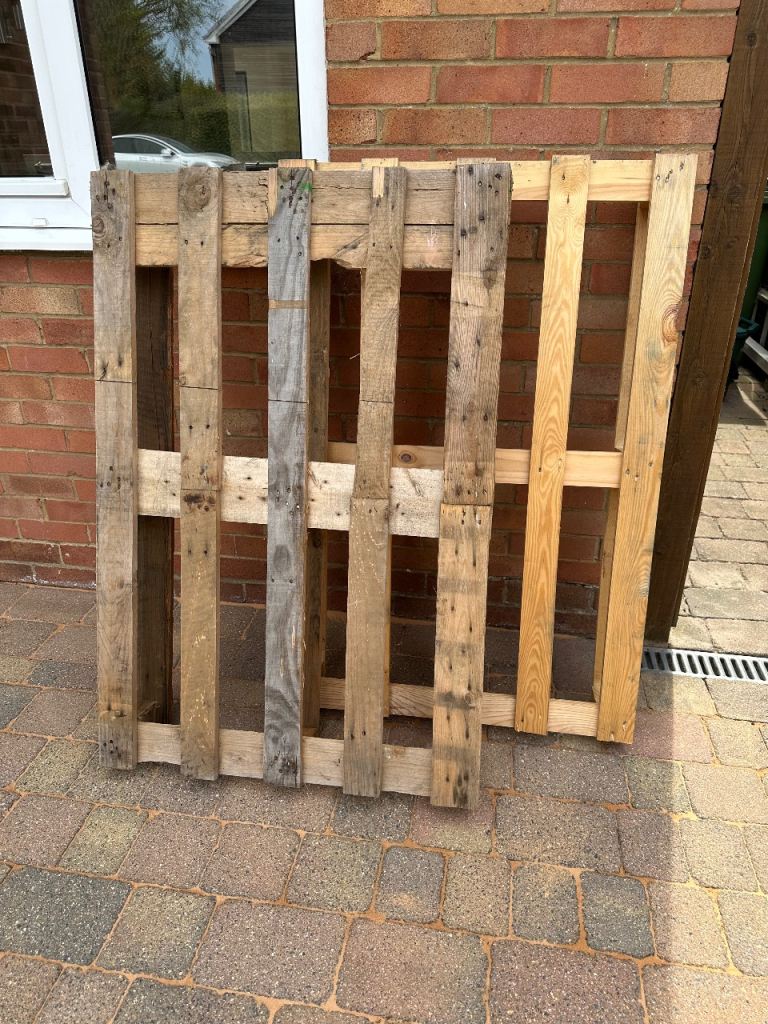 Free Wooden Pallets