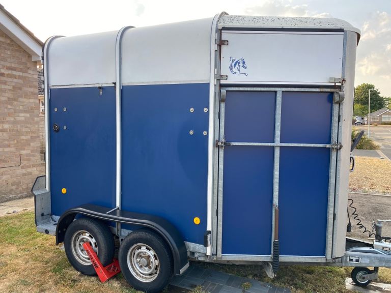 Ifor Williams HB505 horse trailer