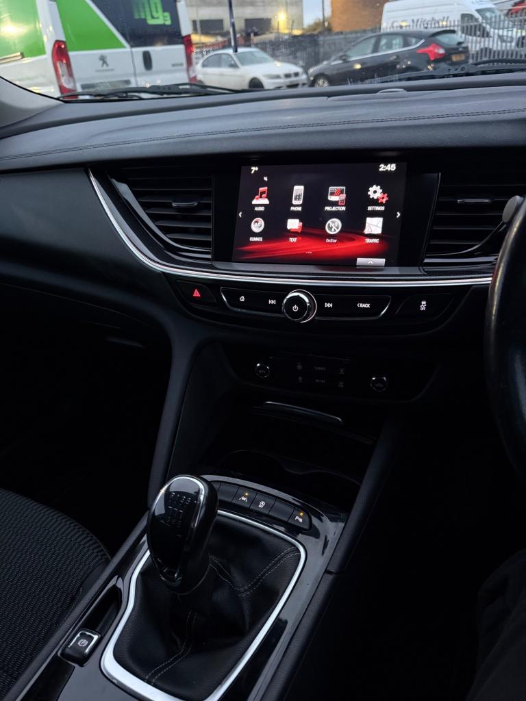 2017 Vauxhall Insignia 1.6 Turbo D ecoTec [136] SRi Nav 5dr HATCHBACK Diesel Manual