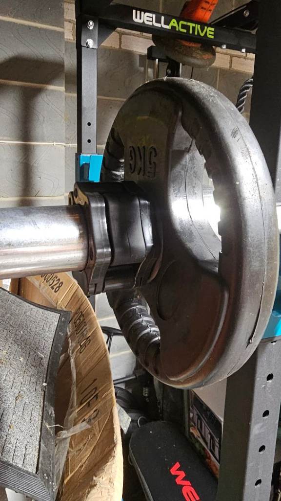 100kg Tri Grip Olympic Plates + 20kg Olympic bar with ROLLER CLIPS and dumbells with weights 