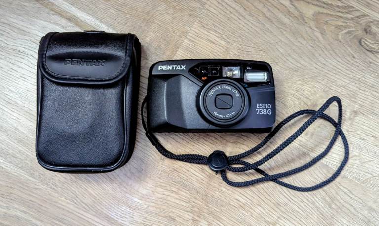     PENTAX ESPIO 738G AF 35mm, Black, Point and Shoot Film Camera, Nearly New Condition ....... 