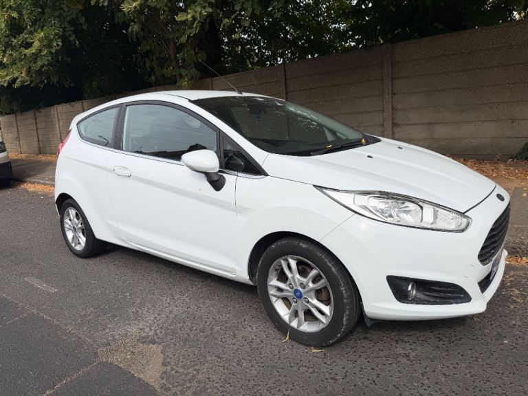Ford, FIESTA, Hatchback, 2014, Manual, 1241 (cc), 3 doors