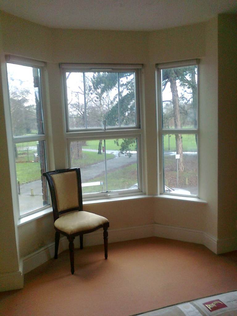 Spacious room available now to rent in Ipswich. Friendly, shared house. 