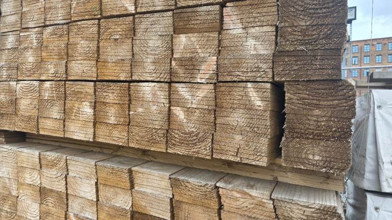 🏮 1.8m Green Feather Edge Boards