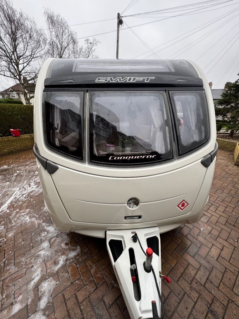 Swift Conquerer 570 4 Berth Caravan 