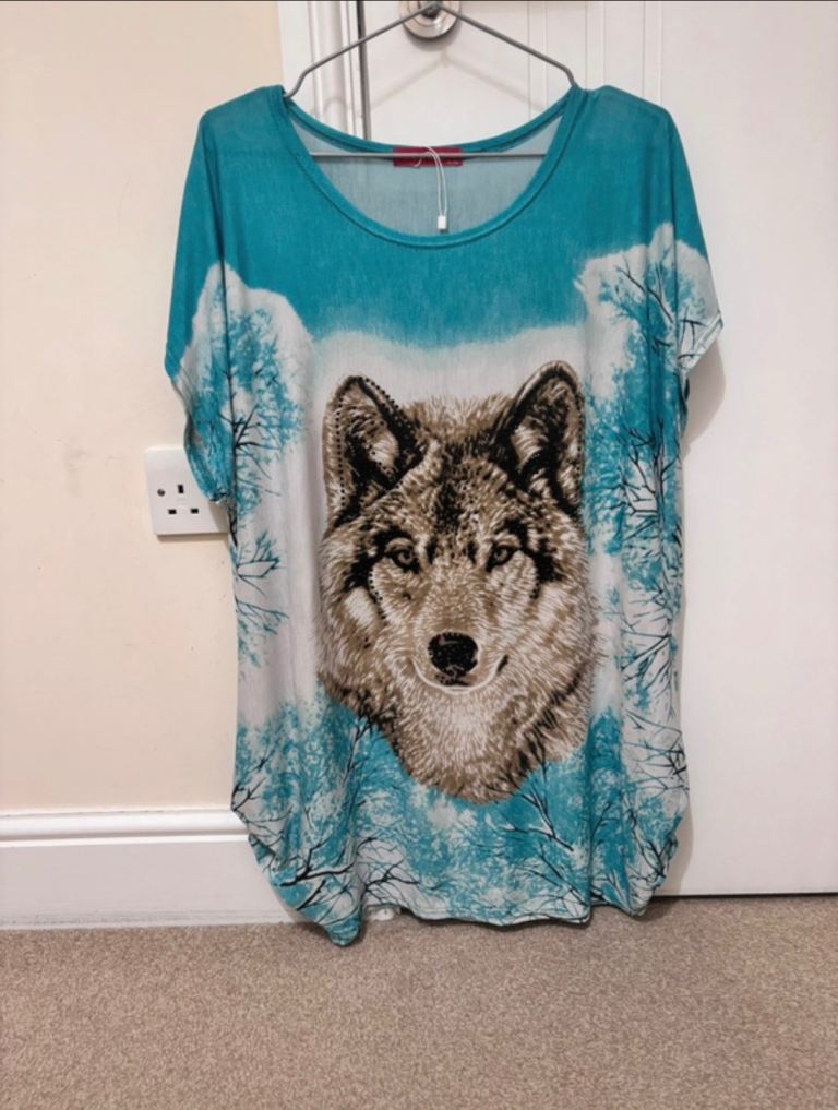 New Women's Blue Wolf Print Top 