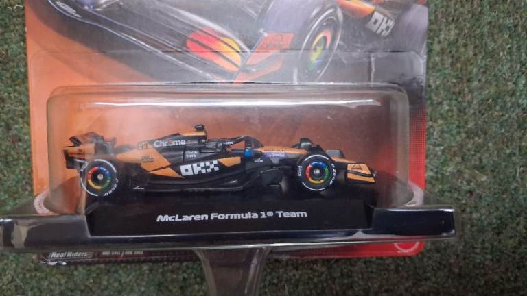 Premium Hot Wheels - #81 McLaren F1 Car 2025 - Oscar Piastri