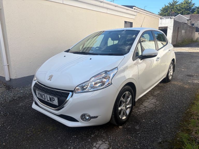 Peugeot, 208, Hatchback, 2013, Manual, 1199 (cc), 5 doors