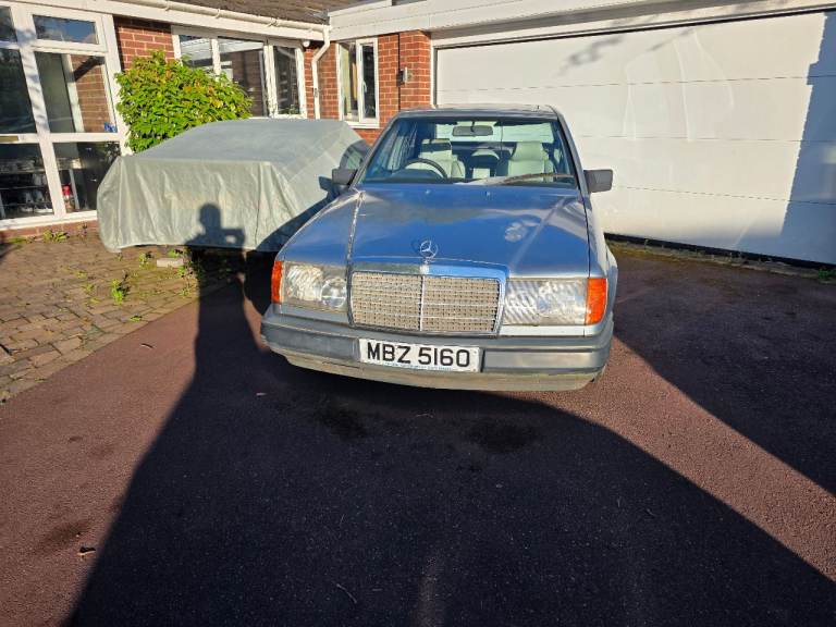 1989 Mercedes-Benz 230E W124 – Restoration Project / Possible Breaker – MOT July 2026