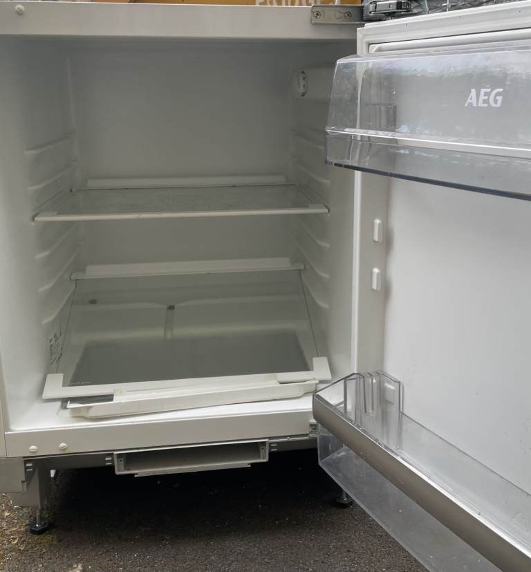 AEG fridge - integrated under counter